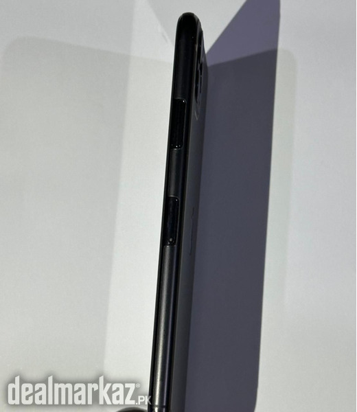 Apple iPhone 11 Pro Max – 64GB – PTA Approved photo 2