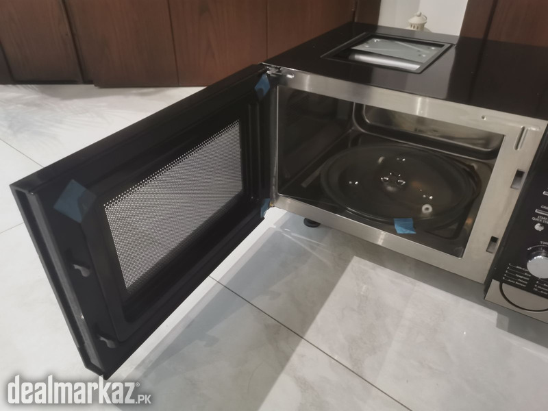 izone microwave photo 2