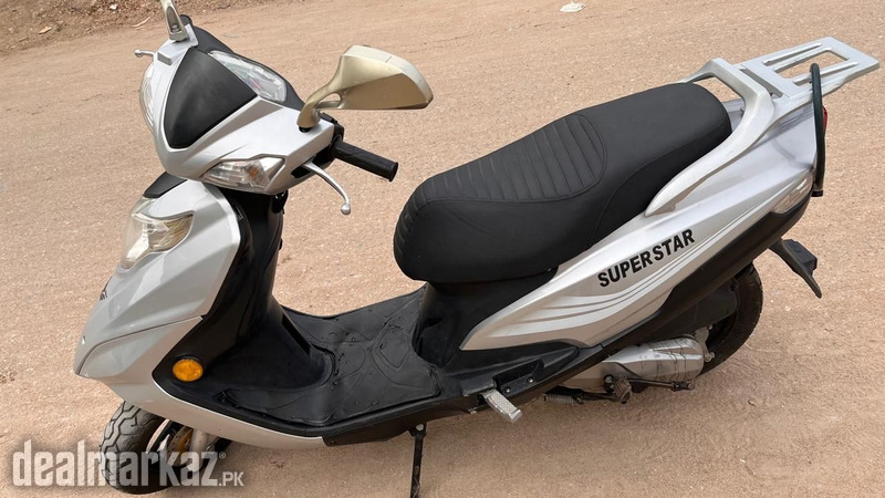 “2025 Super Star 100cc Scooter – Like New, Only 695 KM” photo 1