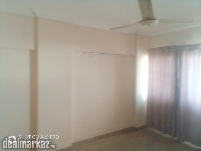 Room available on rent for ladies in Clifton Block 2 Karachi. photo 2
