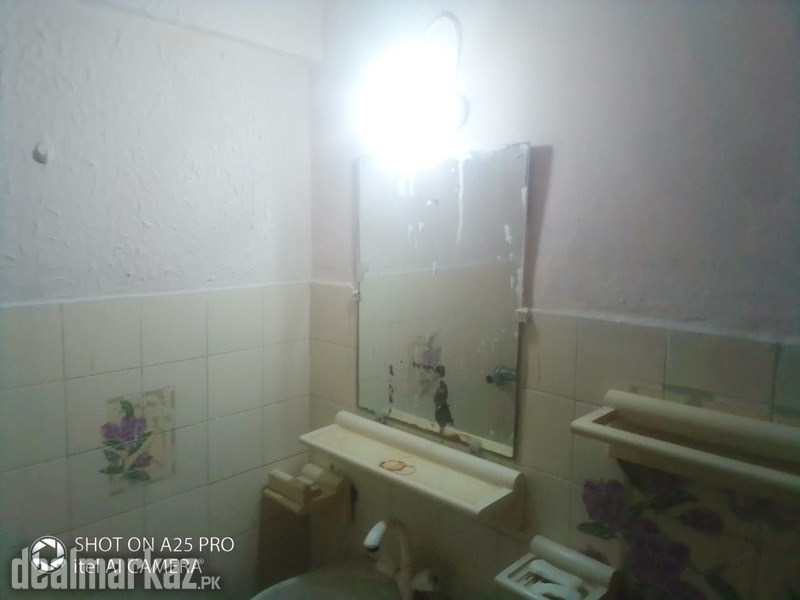 Room available on rent for ladies in Clifton Block 2 Karachi. photo 1