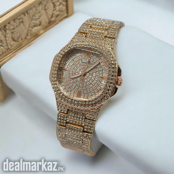 Woman's trending watch photo 2