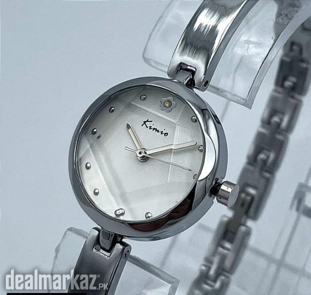 Woman's classic analogue watch photo 1