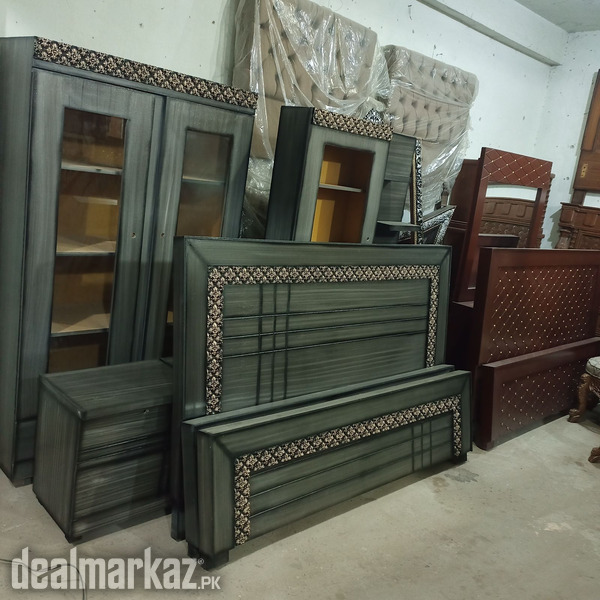 Bed sed tables dressing shokes almari 10 sall guarantee photo 2