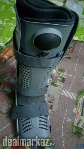 Fix fracture and Adjusta Fit air Walker Boot [mediam ] photo 1