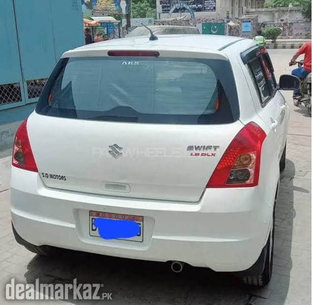 Pick and drop service ac car in Karachi photo 2