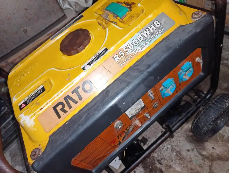 RATO R5500WHB Generator | 4KWPetrol | Used | Urgent Sale photo 2