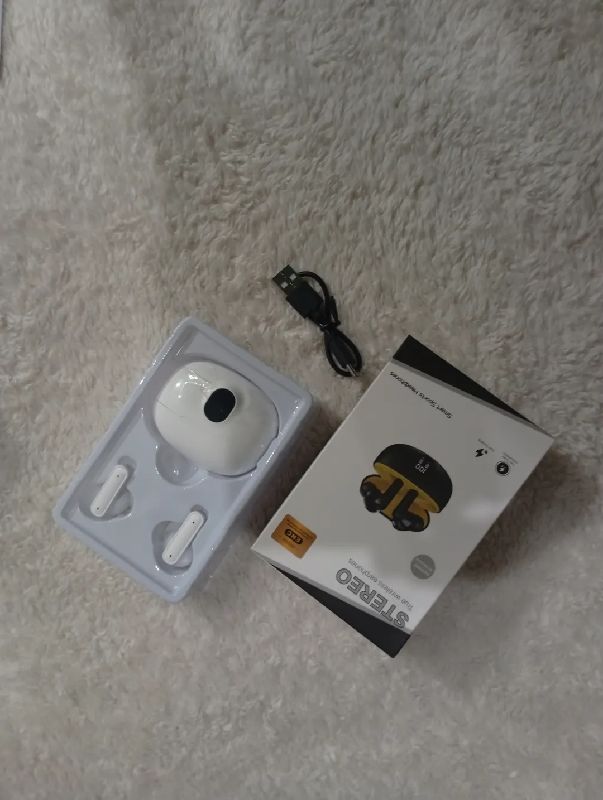 White Earbuds photo 1