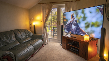 PKR 94,  Samsung 4K UHD U8000 Smart TV- 43″ Available On Meeram Store photo 5