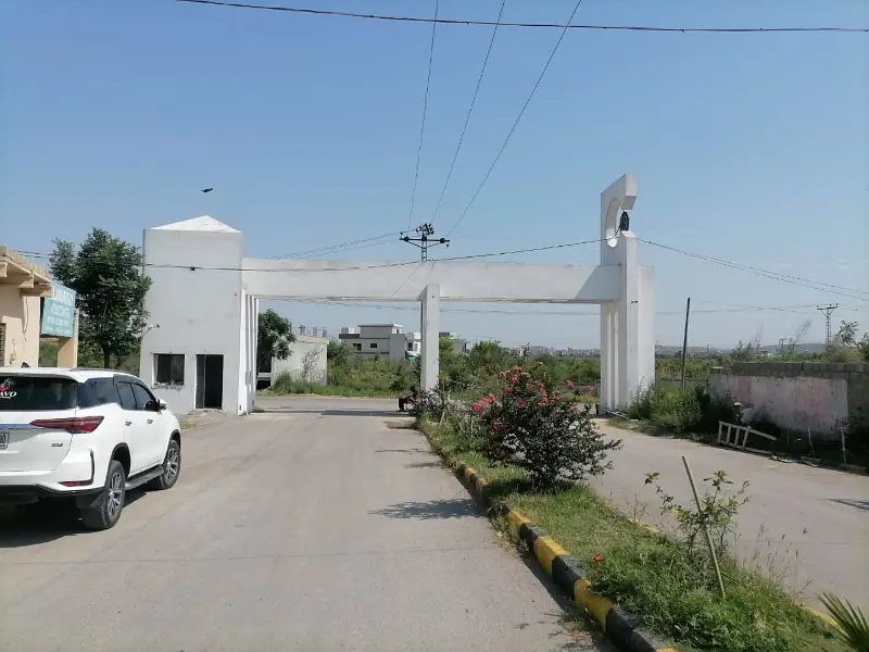 PKR 7800000,  500 Sq. Meter,  1 Kanal Corner Plot Available For Sale In Sector C-18, Islamabad. photo 3