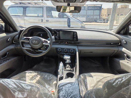 SAR 67000,  Hyundai Elantra,  2025,  Automatic,  13500 KM,  Price Negotiable Elantra photo 5