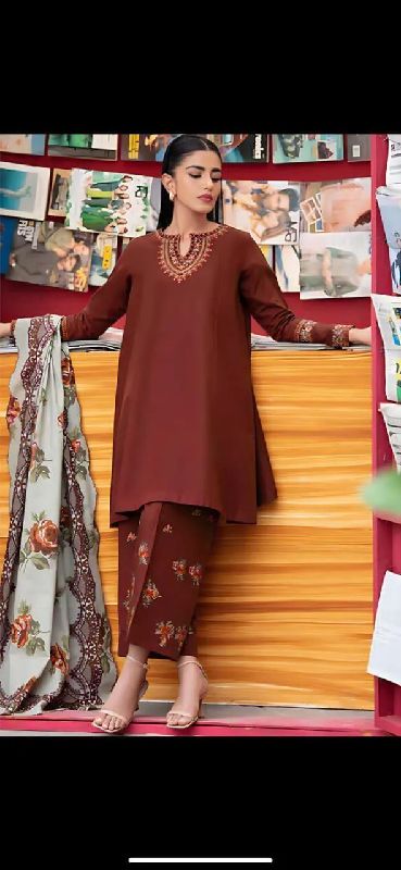 Maroon Embroidered 3 Pcs Women's Lawn Suit photo 2