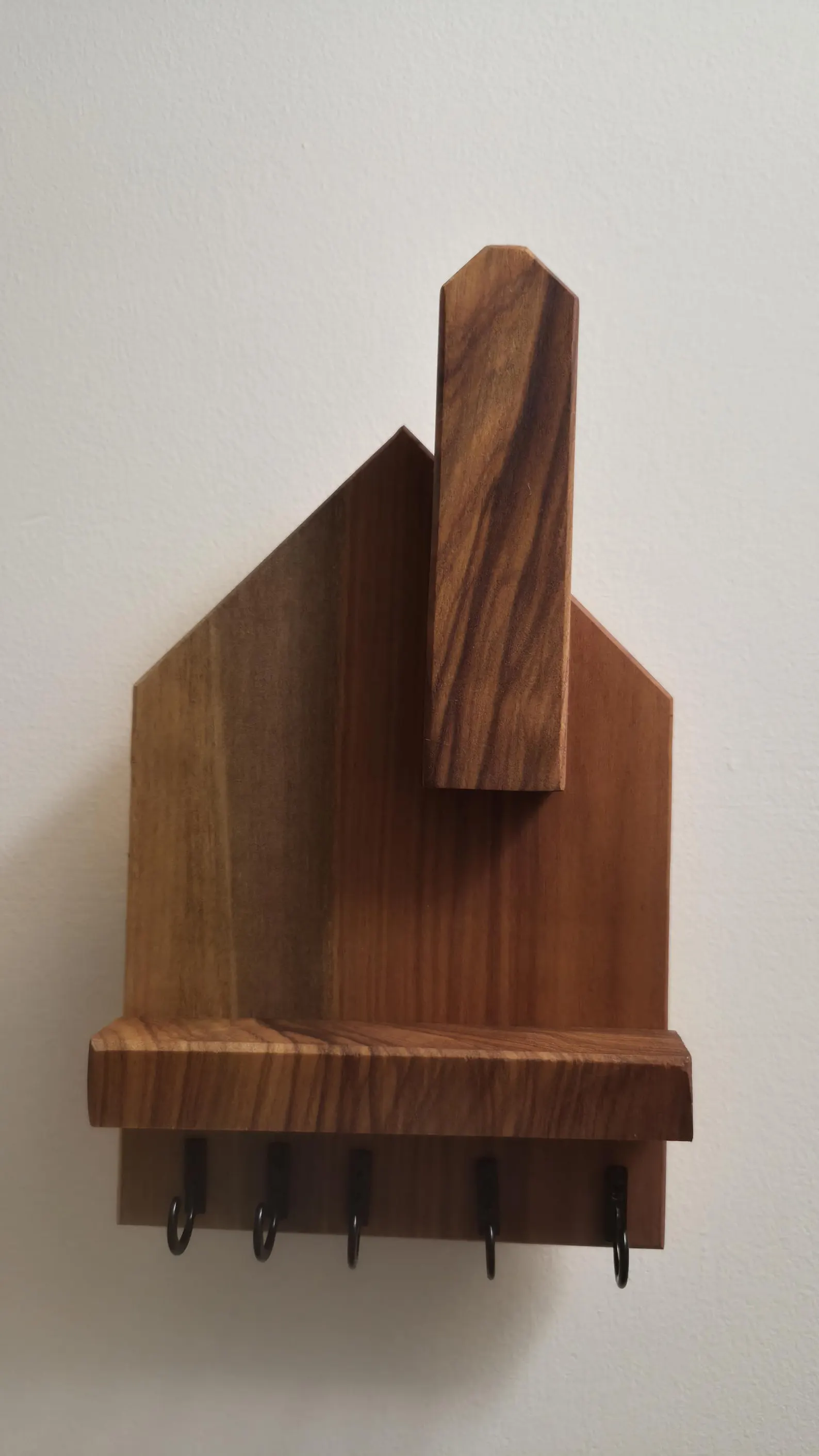 Custom Wooden Key Holder House Or Octagon Shape Handmade Wall Mounted Key Rack For Home Entryway photo 5