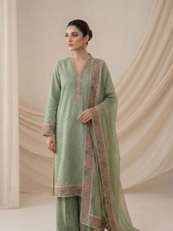 Eqraash | Unstitched, Pret, Embroidered Dresses & Bridal Wear In Pakistan photo 2