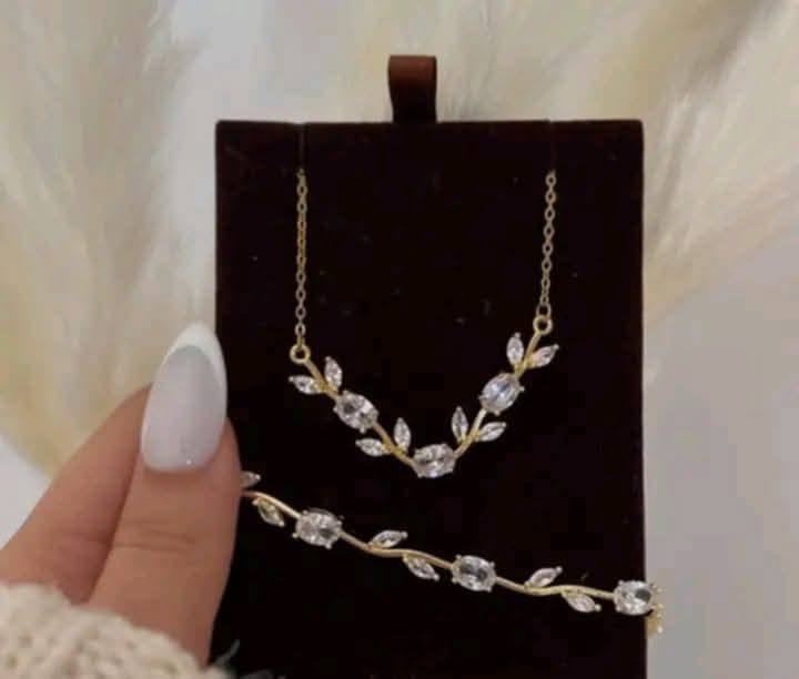 Tulip bracelet photo 3
